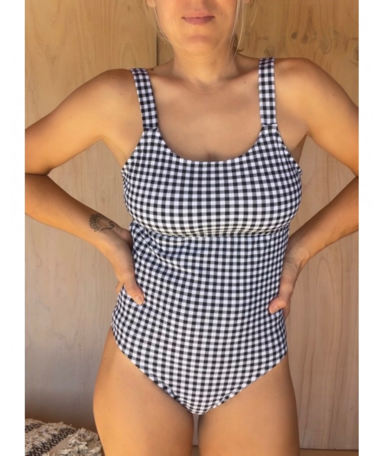 Traje Mákia B&W